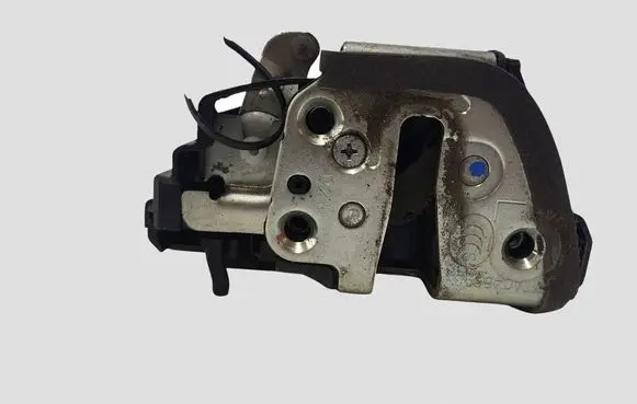 Toyota Auris 150 Rear door lock