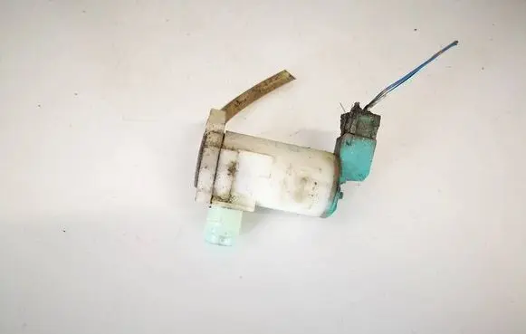 Nissan X-Trail T30 Windscreen/windshield washer pump 2224616a 2224616-a