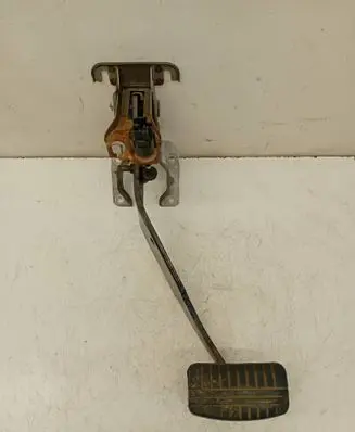 Mitsubishi Pajero Brake pedal