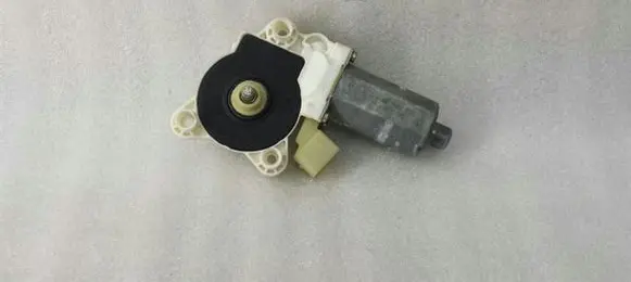 Mercedes-Benz E W211 Front door window regulator motor A2118203042