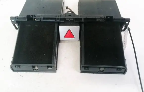 Volkswagen PASSAT B6 Glove box 3C0858407