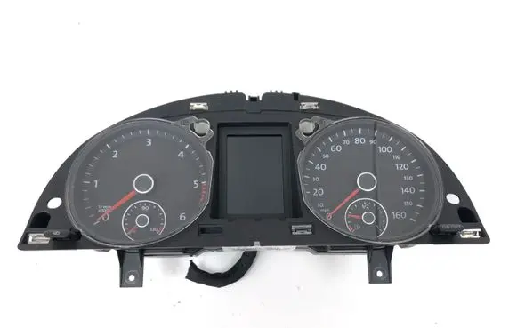 Volkswagen PASSAT B7 Speedometer (instrument cluster) 3AA920970A
