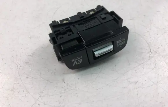 Steering wheel buttons/switches