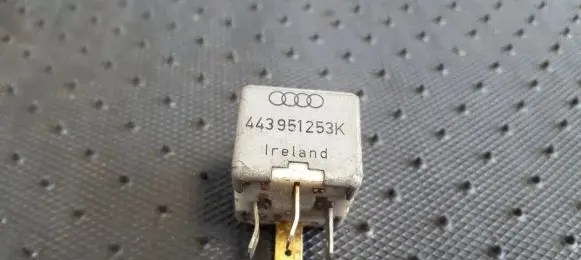 Audi A4 S4 B5 8D Other relay 443951253K 899512000