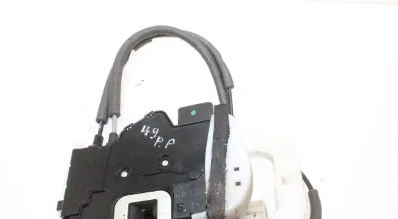 Hyundai ix35 Front door lock 813202Y020