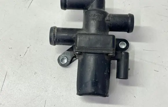 Audi Q7 4L Coolant heater control valve 1T0820036D