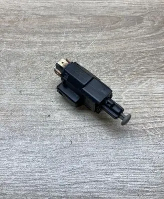 Opel Astra G Brake pedal sensor switch 09132299 09175172