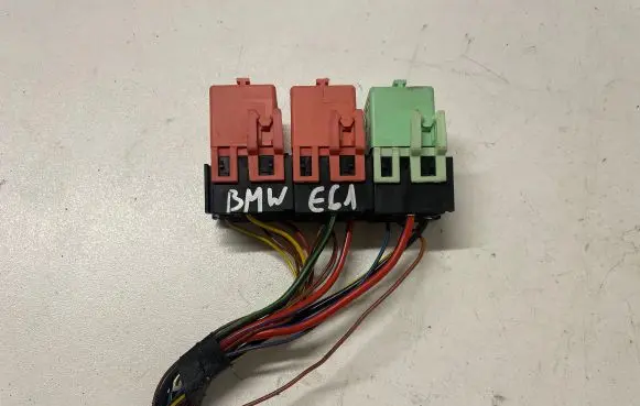 BMW 5 E60 E61 Other relay 8378979