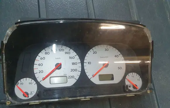 Volkswagen Golf III Speedometer (instrument cluster)
