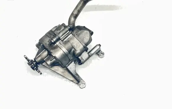 Mercedes-Benz C W204 Oil pump R6461810101