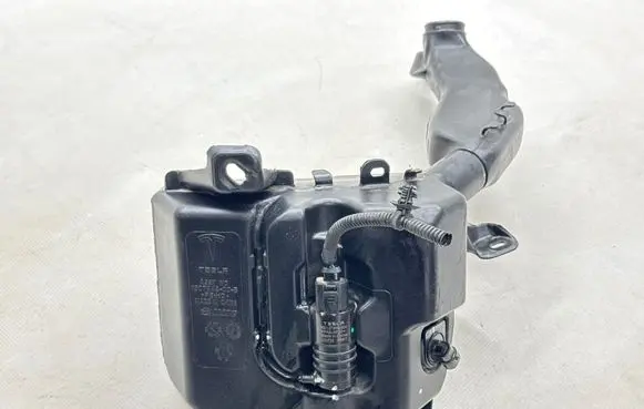 Tesla Model Y Juniper Windshield washer fluid reservoir/tank 160794800B