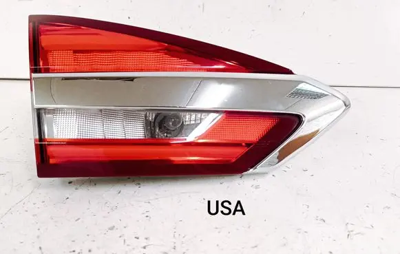 Tailgate rear/tail lights