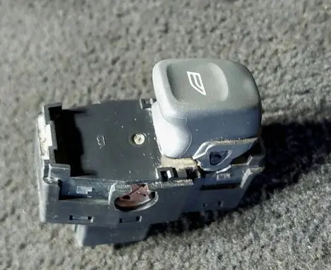 Volvo V70 Electric window control switch 0467