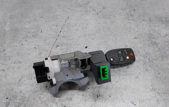 Volvo XC90 Ignition lock 8621509