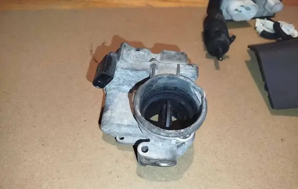 Skoda Roomster (5J) Throttle body valve 045128063G 0207082353 A2C53099814