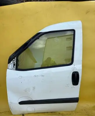 Opel Combo E Front door