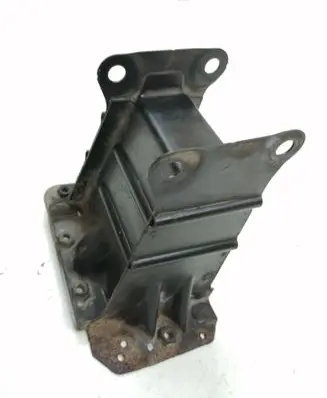 Mercedes-Benz A W169 Front bumper mounting bracket 130500210