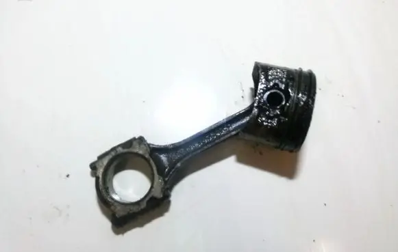 Nissan Almera N16 Piston with connecting rod