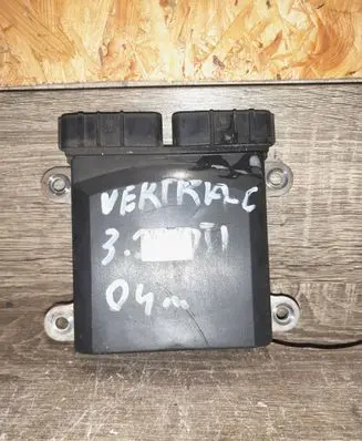 Opel Vectra C Fuel injection control unit/module 1318001270