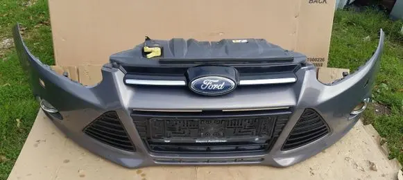 Ford Focus Front bumper BM52117757A