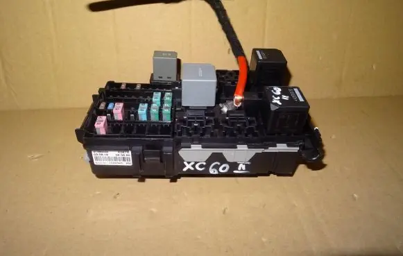 Volvo XC60 Fuse box set 31384034 K067R 063650