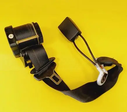 Rear seatbelt
