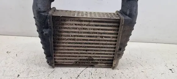 Volkswagen PASSAT B5.5 Intercooler radiator 8D0145805C