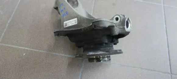 BMW X1 F48 F49 Front wheel hub spindle knuckle 687664603