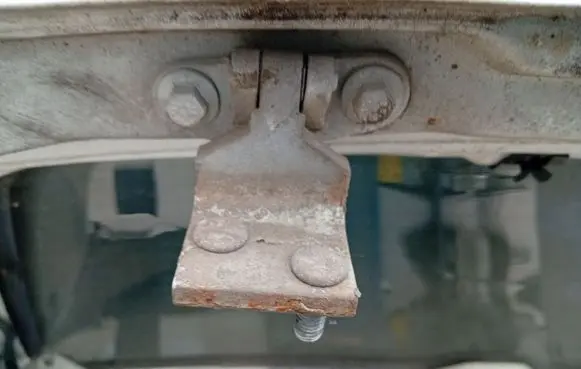 Ford Galaxy Tailgate/trunk/boot hinge