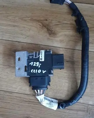 Renault Clio V Glow plug pre-heat relay 271203982R