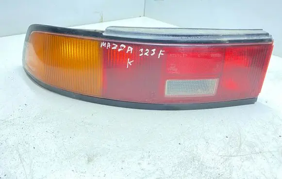 Mazda 323 F Rear/tail lights
