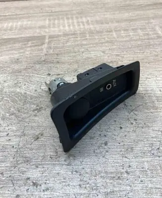 BMW 3 E90 E91 AUX in-socket connector 6930561 9110410