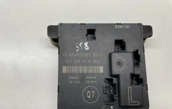 Mercedes-Benz E W211 Door control unit/module 2118201526 A2118201526