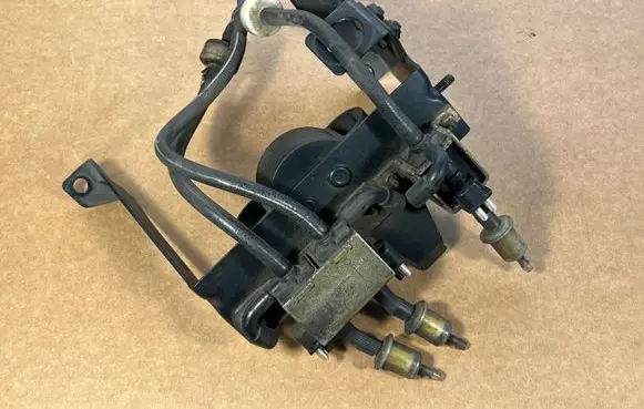 Mercedes-Benz G W461 W463 1st Gen Turbo solenoid valve A0025400697