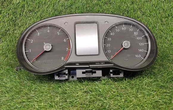 Volkswagen Polo V 6R Speedometer (instrument cluster) 6R0920960E