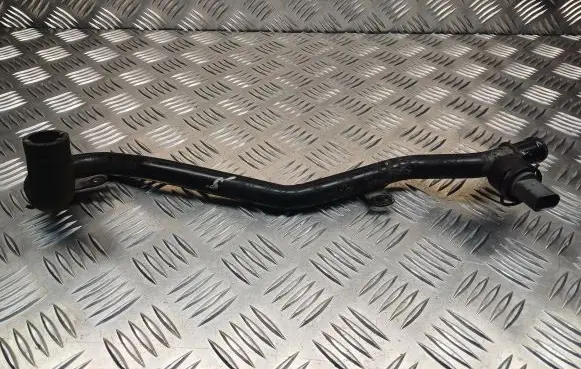 Volkswagen PASSAT B6 Engine coolant pipe/hose 5N0121070L
