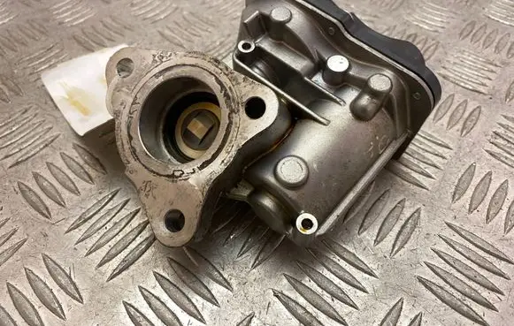 Nissan Qashqai EGR valve 147104647R