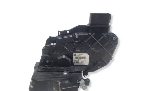 Volvo V70 Rear door lock 31253921 986922105