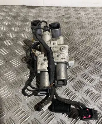 BMW 7 F01 F02 F03 F04 Air suspension compressor 10641010