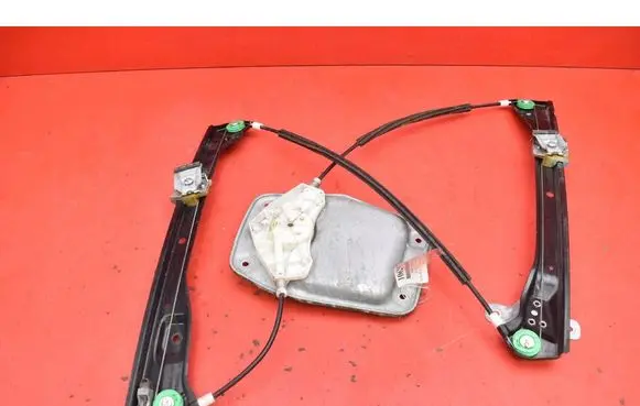 Volkswagen Jetta V Front door window regulator with motor 1K5837461B