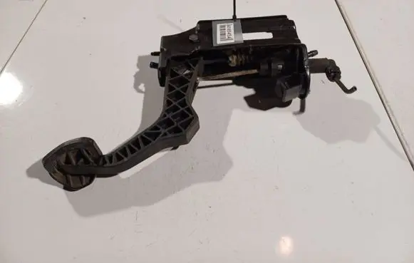 Volkswagen Bora Clutch pedal R1J1721373C