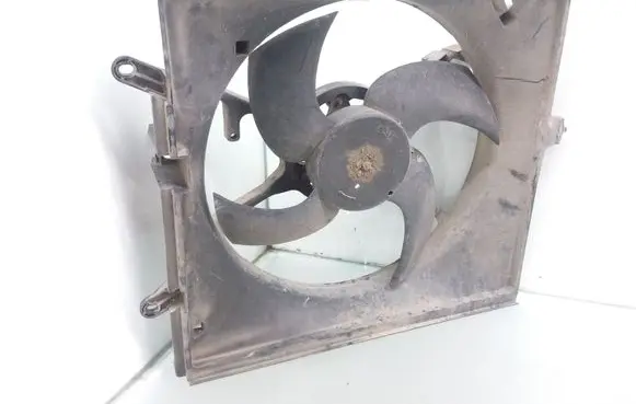 Mitsubishi Space Star Electric radiator cooling fan 8240247