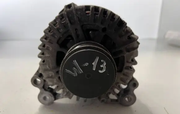 Volkswagen Golf V Generator/alternator 06F903023C