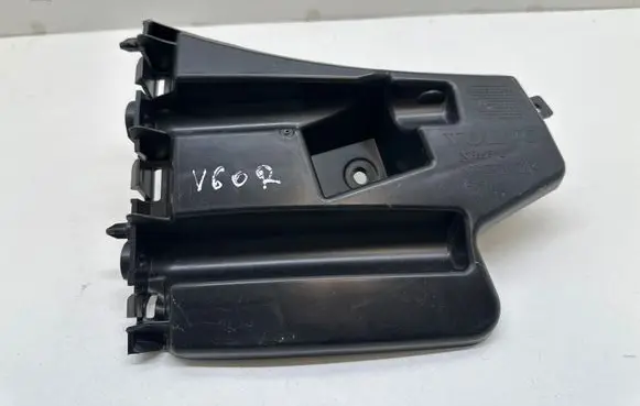 Volvo V60 Front bumper mounting bracket 30796625