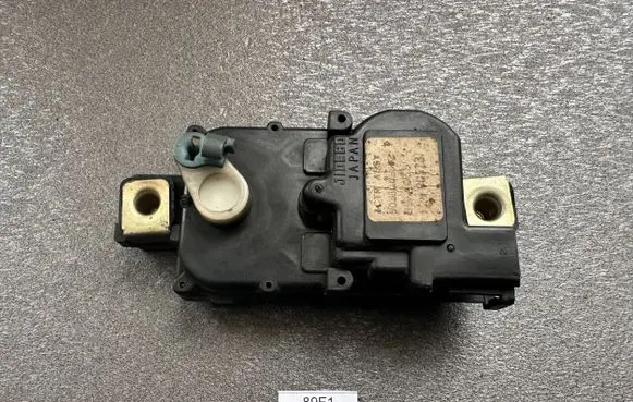 Nissan Patrol Y60 Loading door lock 8055310V00
