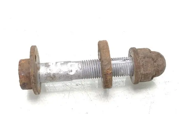 Nissan Qashqai+2 Rear suspension camber bolt 