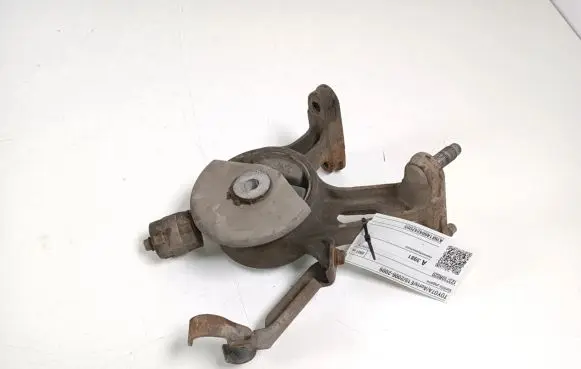 Toyota Auris 150 Engine mount bracket 123710R020