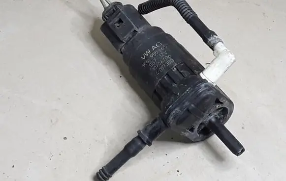 Seat Altea Windscreen/windshield washer pump 1K6955651