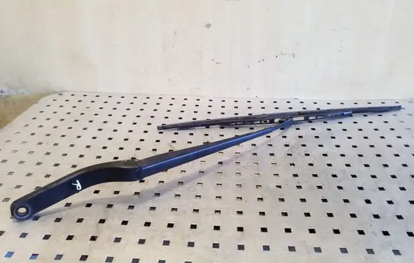 BMW X5 E53 Front wiper blade arm 8245372DS