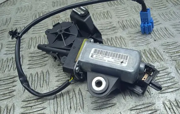 Mercedes-Benz C W205 Seat belt adjustment motor A2058600282